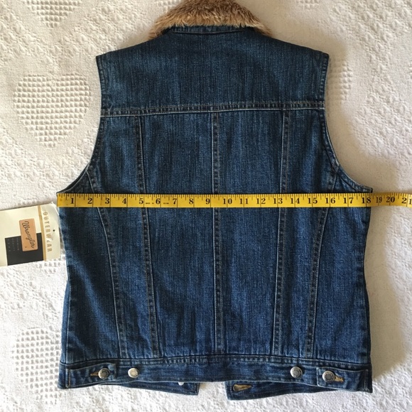 Vest - Picture 7 of 8